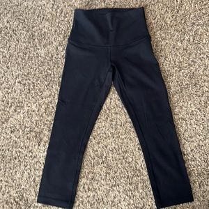 Lululemon size 6, cropped leggings!